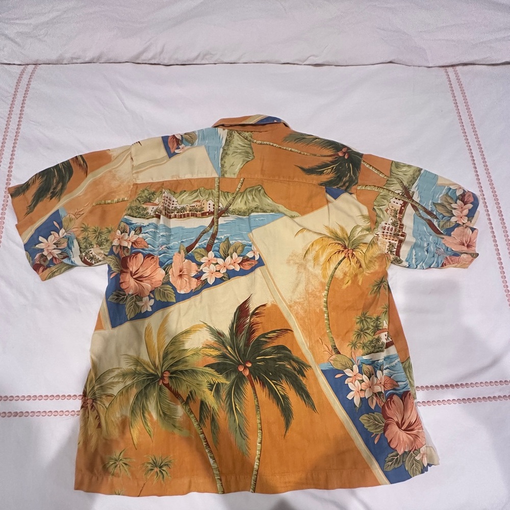 Tommy bahama men’s L Tropical Print Men's Shirt - Picture 2 of 3